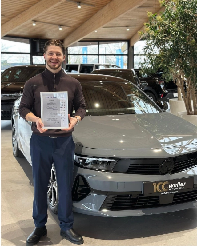 𝐍𝐞𝐱𝐭 𝐋𝐞𝐯𝐞𝐥 𝐮𝐧𝐥𝐨𝐜𝐤𝐞𝐝 🚀

Unser Verkaufsberater Justin Martin hat die Prüfung zum Geprüften Automobilverkäufer erfolgreich gerockt 💪🔥

Leidenschaft für Autos, Einsatz fürs Team und immer Vollgas für unsere Kundinnen und Kunden – genau so läuft’s.

Stark abgeliefert, Justin. Wir sind stolz auf dich! 👏

#Team #Automotive #Weiterbildung #Vollgas #bietigheimbissingen